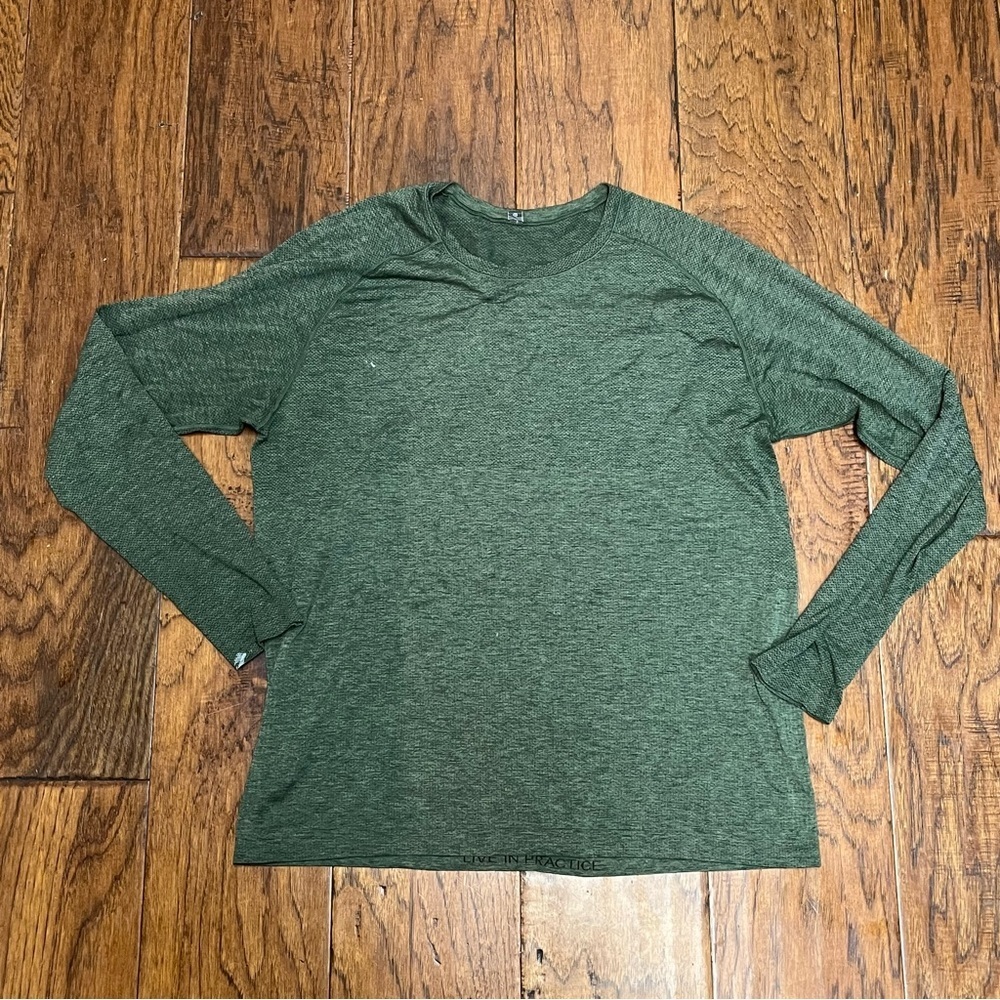 Lululemon men’s long sleeve performance top